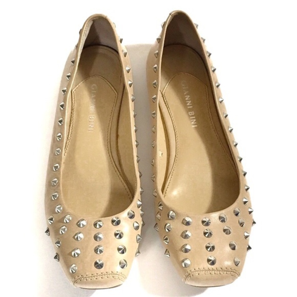 Gianni Bini nude studded leather flats